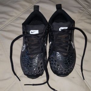 Nike baseball cleats (boys)